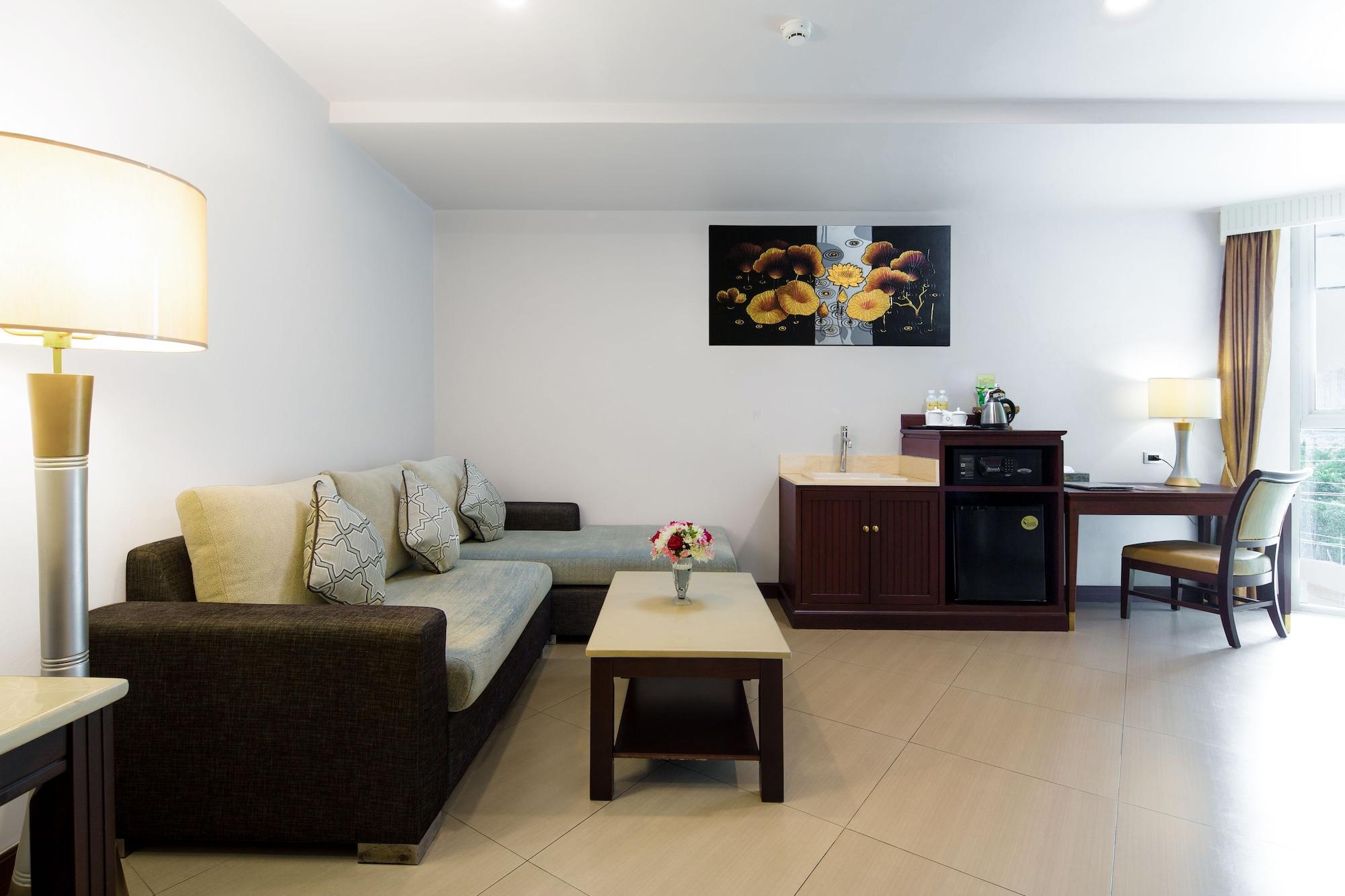 Aiyara Grand Hotel Патая Екстериор снимка