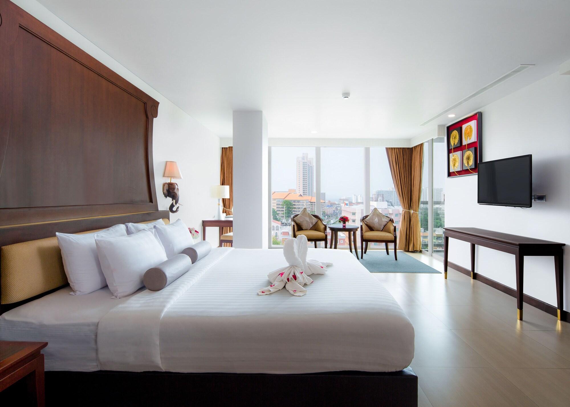Aiyara Grand Hotel Патая Екстериор снимка