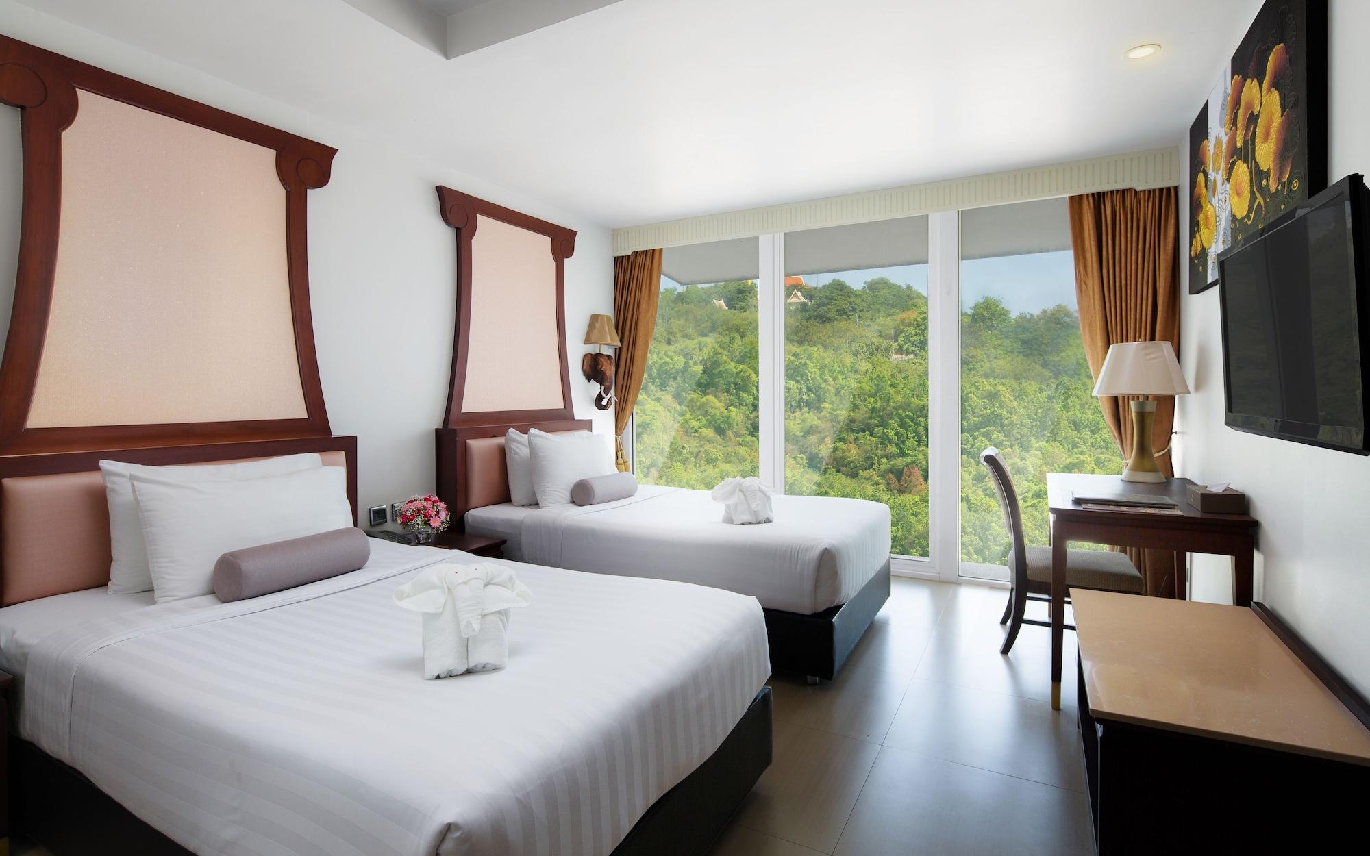 Aiyara Grand Hotel Патая Екстериор снимка