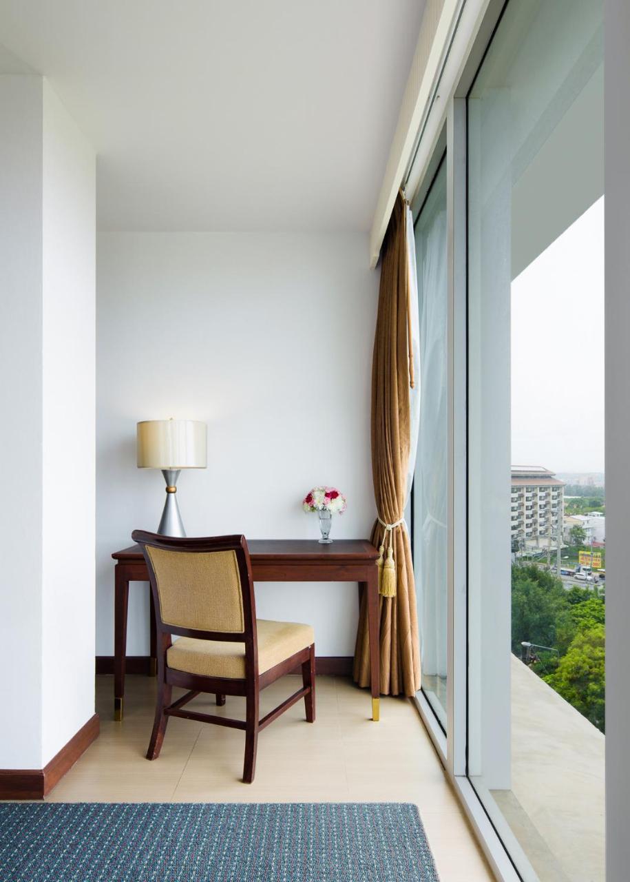 Aiyara Grand Hotel Патая Екстериор снимка